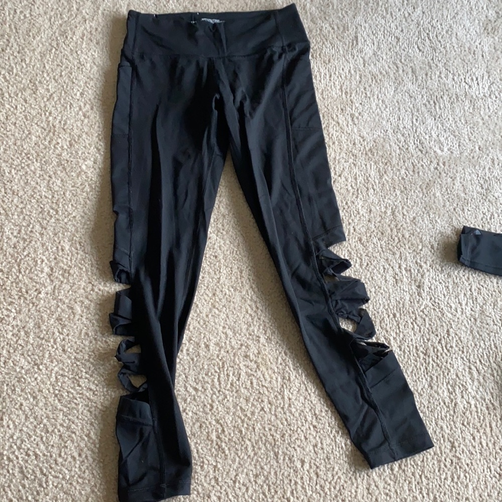 Victoria’s Secret high rise pocket leggings M
